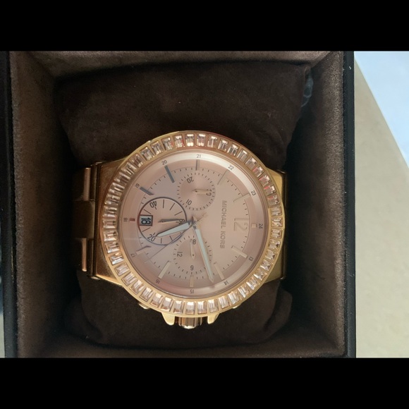 Michael Kors Accessories - Michael Kors rose gold women’s watch